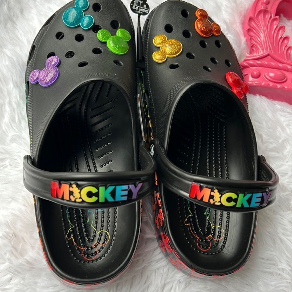 Crocs Classic Disney Clog Rainbow Celebration - Picture 11 of 14